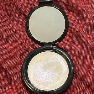 Rituel de Fille Rare Light Creme Luminizer in Ghost Light